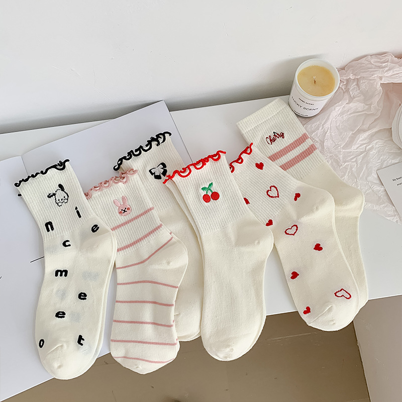 Embroidery On Socks - Женские носки из хлопка с милым