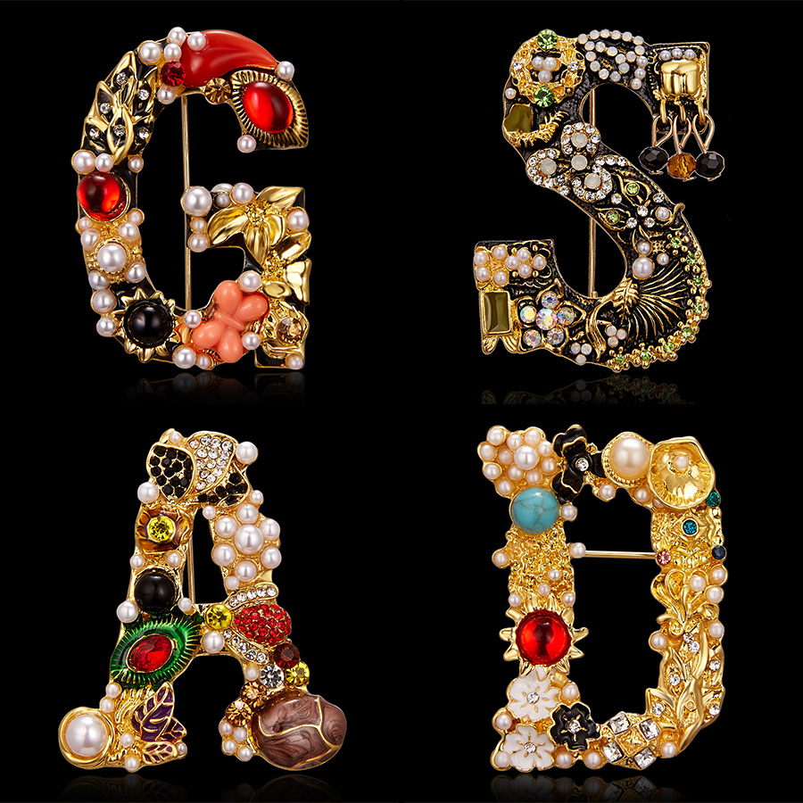 Модные эмалированные жемчужные – обзор и цена Embroidery Letter M