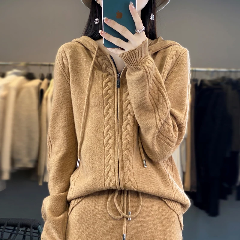 Женский комплект из 2 предмето – обзор и цена Embroidery Zip Up Hoodie